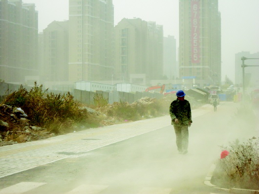 濟(jì)南揚(yáng)塵治理放大招 發(fā)布建設(shè)項(xiàng)目單位“紅黑榜”